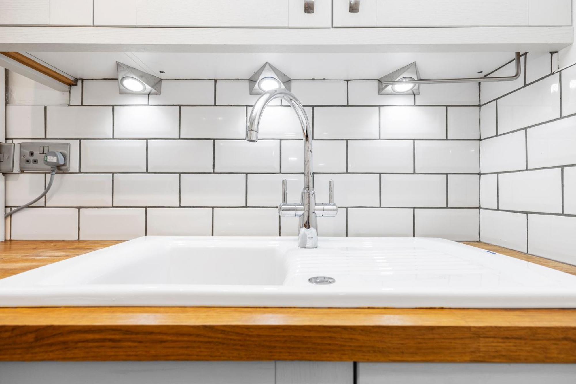 Appartamento Joivy Modern Flat In City Centre - For Up To 3 Guests Edimburgo Esterno foto
