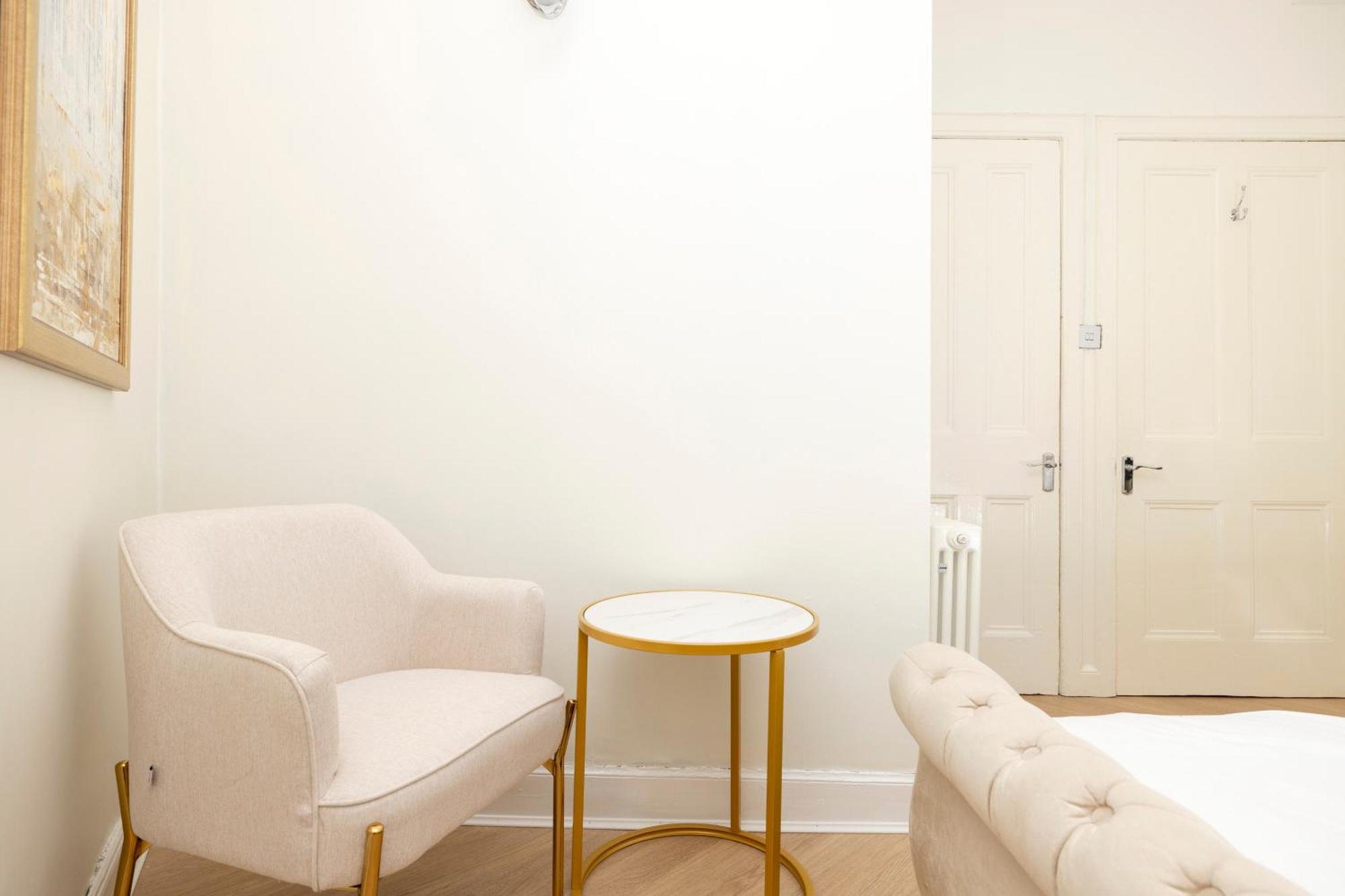 Appartamento Joivy Modern Flat In City Centre - For Up To 3 Guests Edimburgo Esterno foto