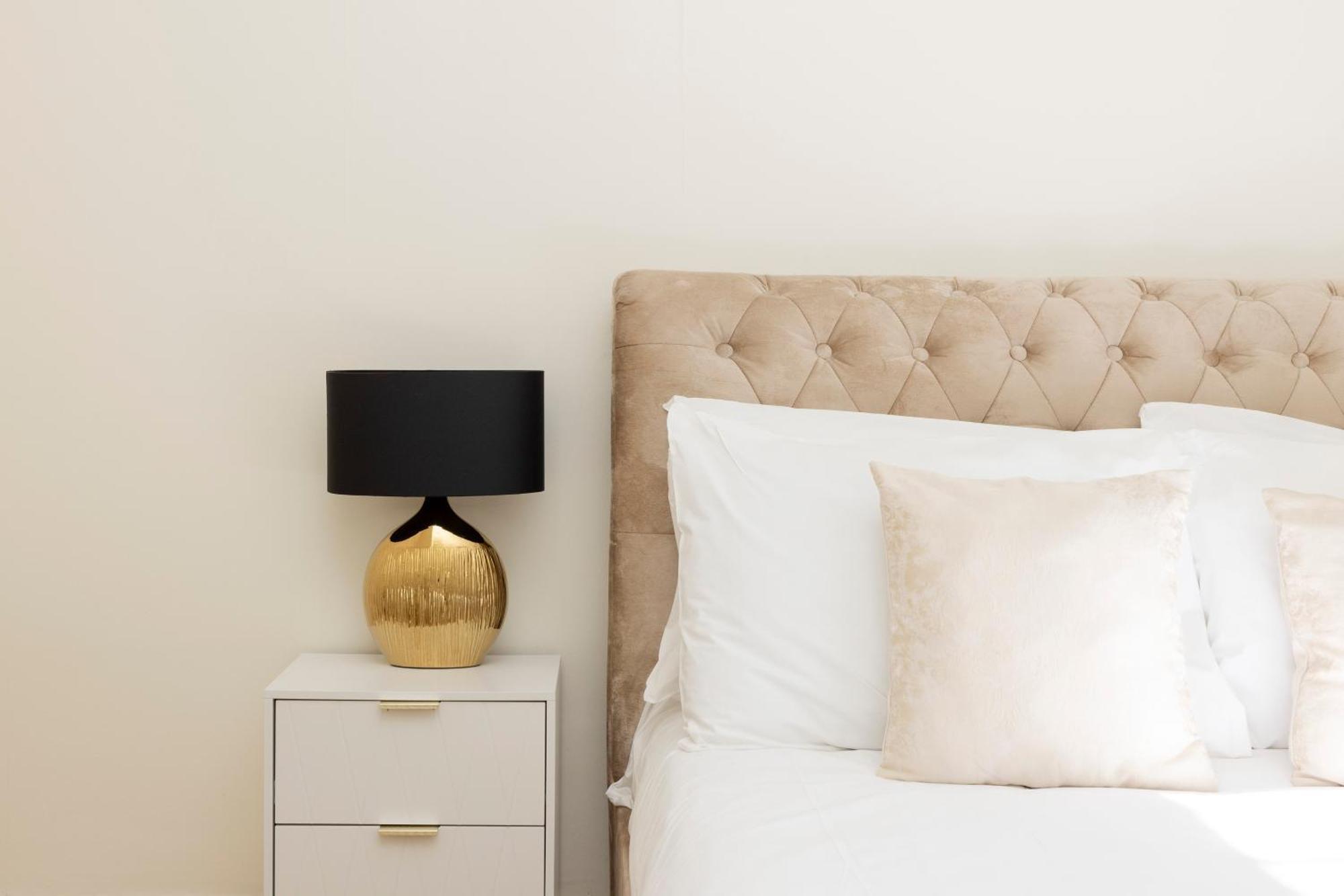 Appartamento Joivy Modern Flat In City Centre - For Up To 3 Guests Edimburgo Esterno foto