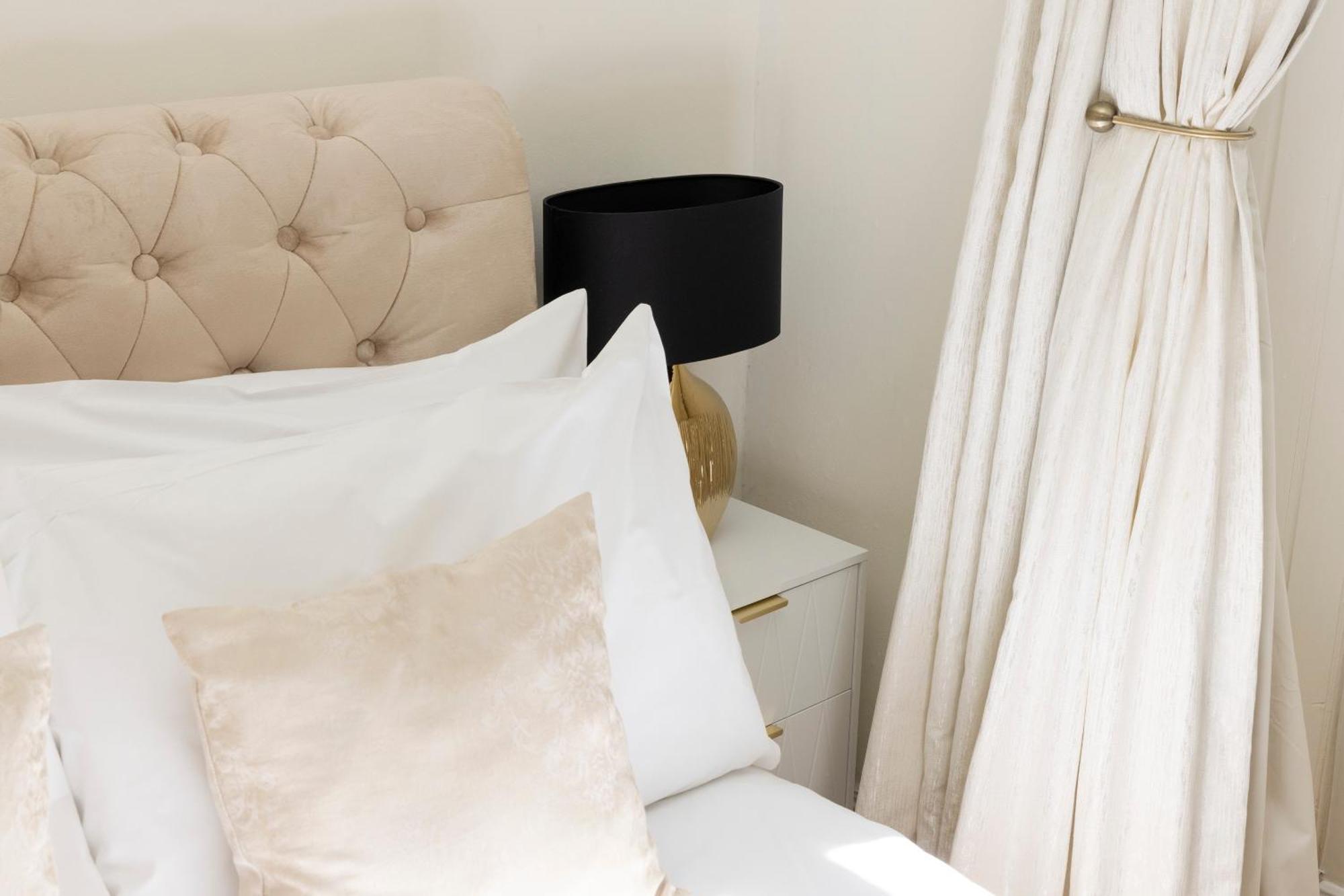 Appartamento Joivy Modern Flat In City Centre - For Up To 3 Guests Edimburgo Esterno foto