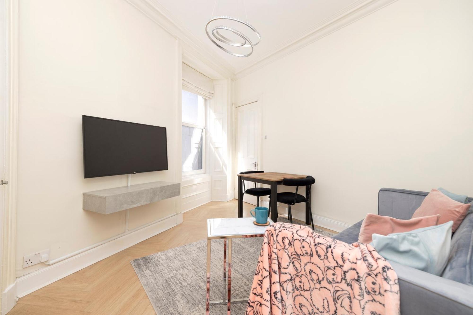 Appartamento Joivy Modern Flat In City Centre - For Up To 3 Guests Edimburgo Esterno foto